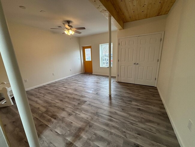 Photo - 305 E Allens Bridge Rd