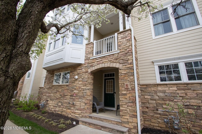 Building Photo - 5 Grant St