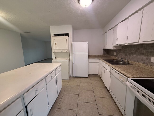 Photo - 1667 Weston Oaks Dr Unit D