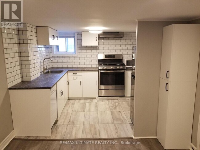Photo - 1133 Dufferin St
