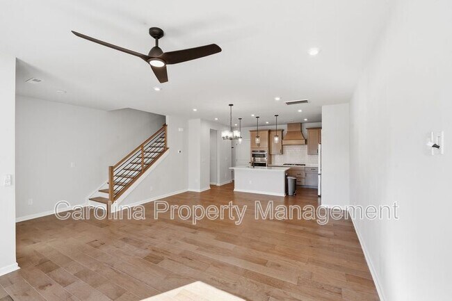 Photo - 423 Vinroot Aly