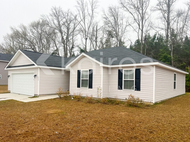 Photo - 136 Western Red Cedar Dr