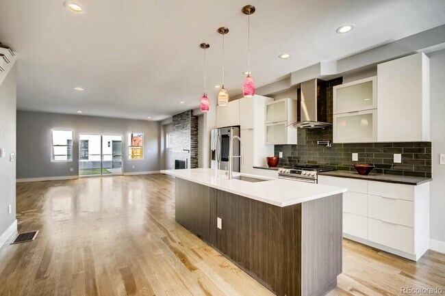 Photo - 2621 S Cherokee St