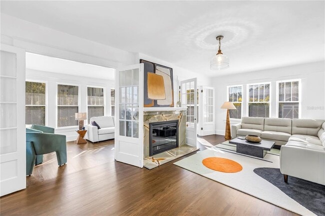 Photo - 2320 5th St N