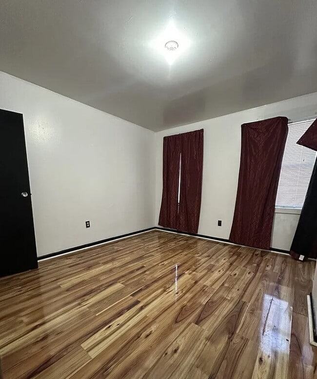 Photo - 2534 N Water St