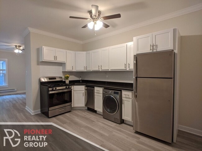 Photo - 724 W Roscoe St Unit 1N