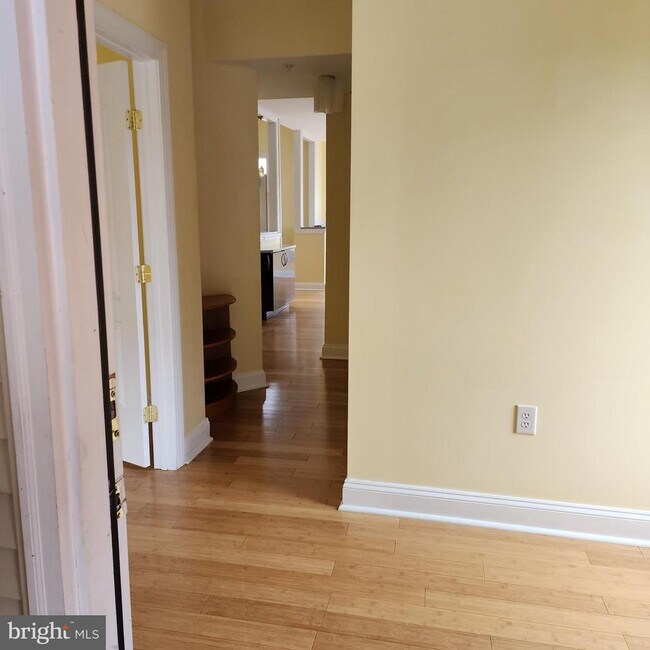 Photo - 204 Seneca Way Apartment Unit 39