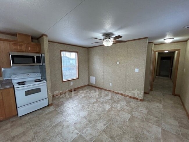 Photo - 111 S Cedar Dr