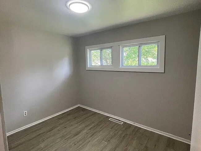 Photo - 2174 Wisconsin St