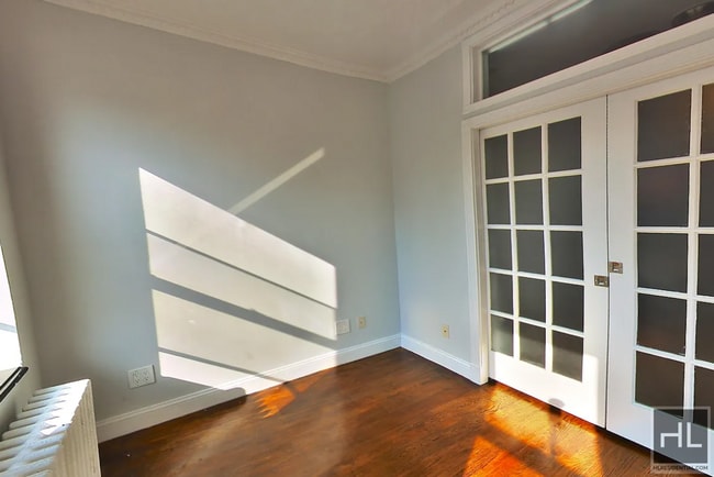 Building Photo - 10 AVENUE Rental