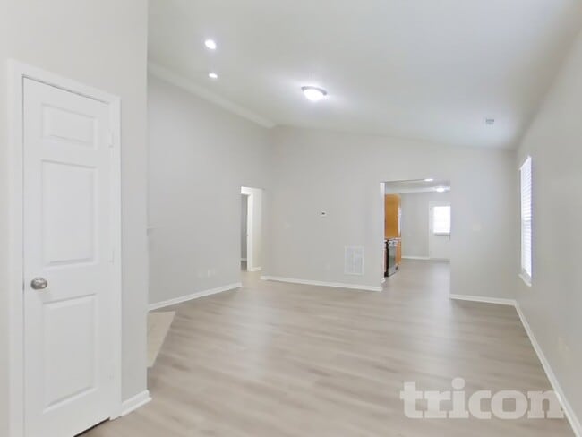 Photo - 345 Bent Stream Ln