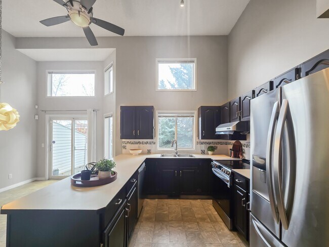 Building Photo - 51 Kingsland Villas SW