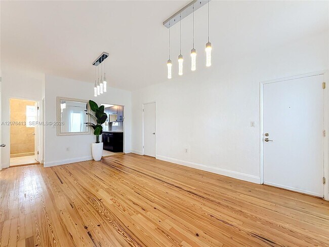 Photo - 2463 Pine Tree Dr Unit 3