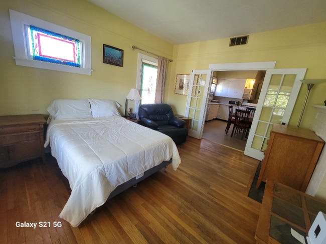 Photo - 700 W 13th St Unit 1