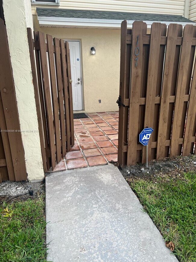 Photo - 641 Executive Center Dr Unit P107