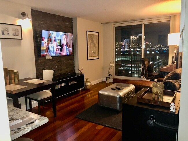 Photo - 8 Museum Way Condo