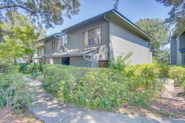 Photo - 18 Hillbrook Way