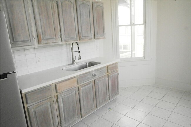 Photo - 304 18th St Unidad Up