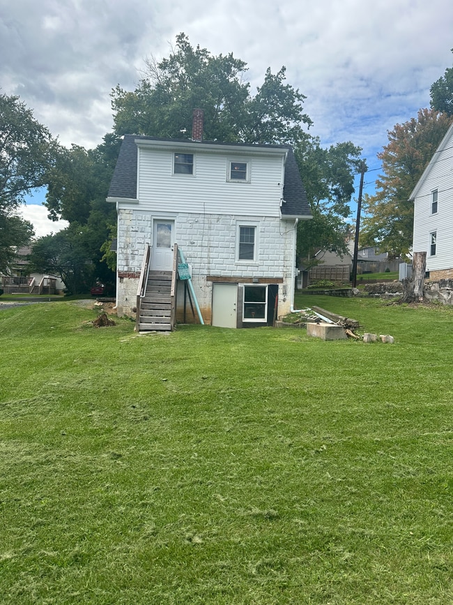 122 E Irvin Ave