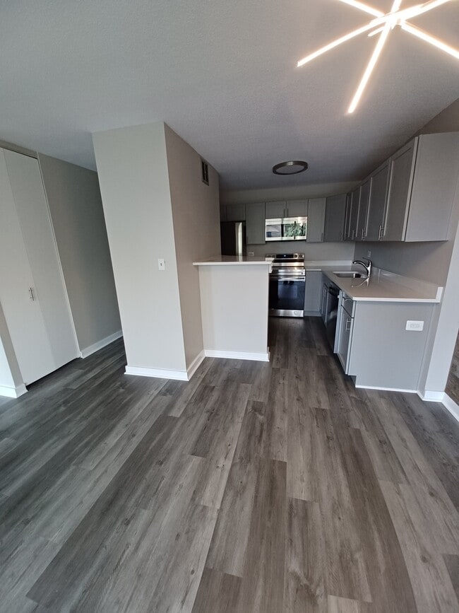 Photo - 5100 N Marine Dr Unit 9J