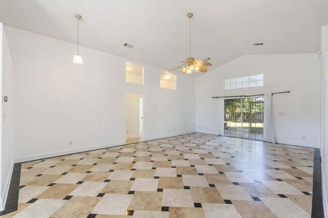 Photo - 27 Hidden Harbor Ln