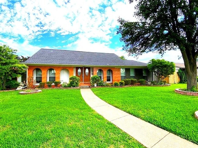Building Photo - 1316 Dunbarton Dr Rental