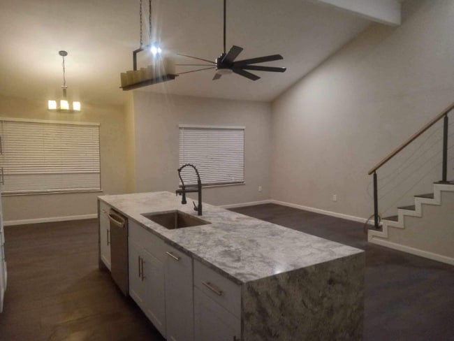 Photo - 75215 Holly Hill Dr