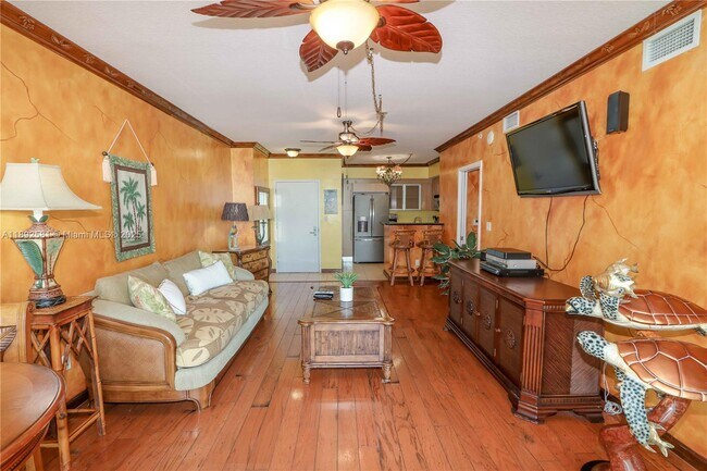 Photo - 335 S Biscayne Blvd Unidad 1500