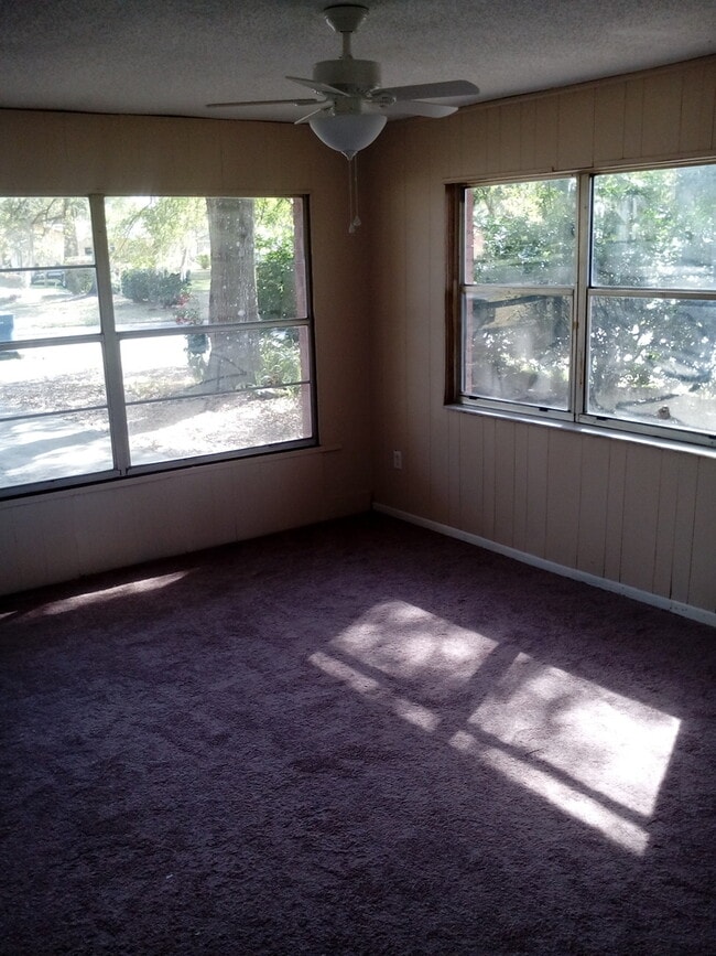 Photo - 3 Bed 2 Bath Home | Pet Friendly | Washer Dryer Hook Ups | Section 8 Welcome - New floors coming ...