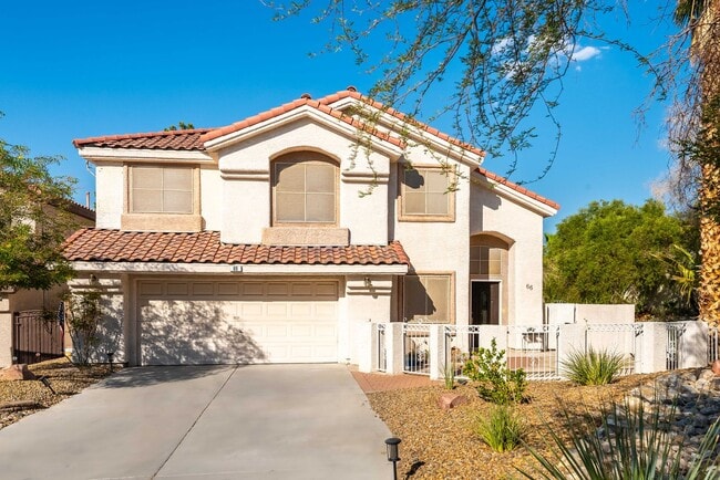 4-Bed Green Valley Home with Private Pool ... - 4-Bed Green Valley Home with Private Pool ...