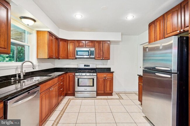 Photo - 7001 Longwood Dr