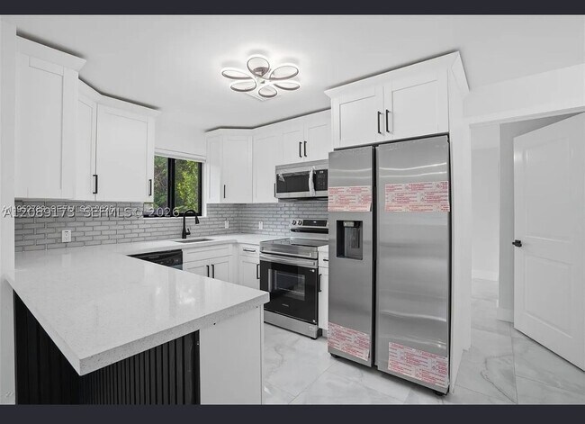 1411 NW 40th St Unit 1