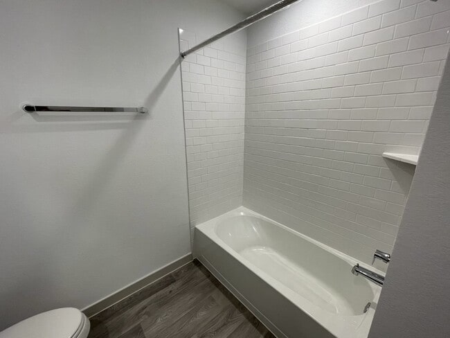 Photo - 618 Hidden Brk Dr