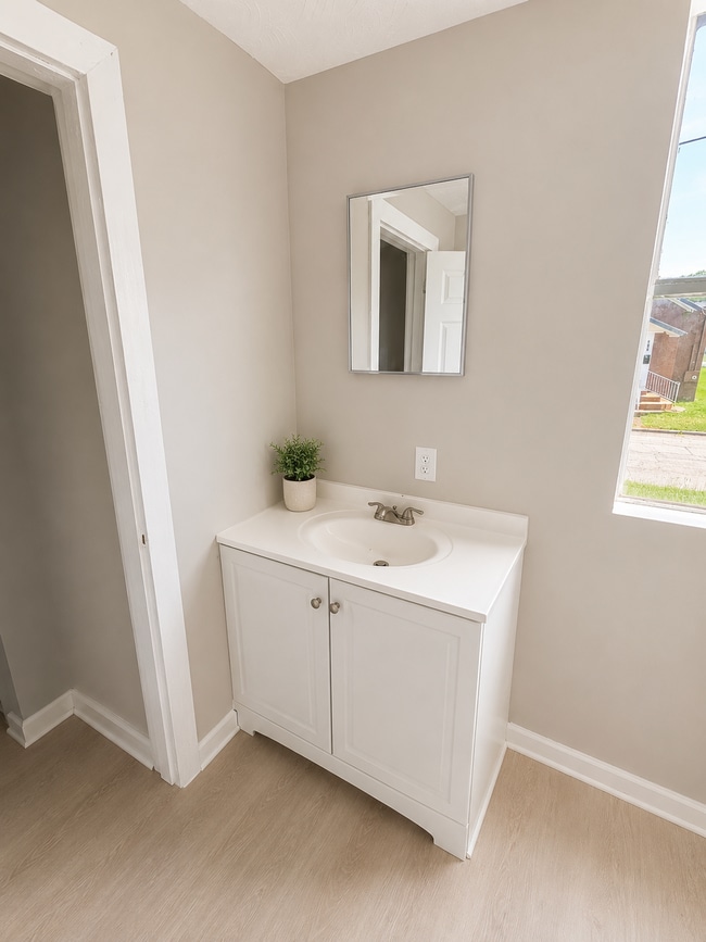 Photo - 401 Carver Dr
