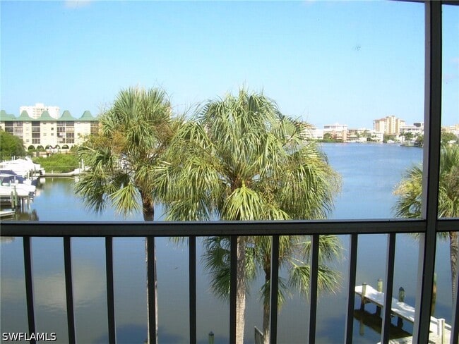 Building Photo - 9101 Vanderbilt Dr Unit 304