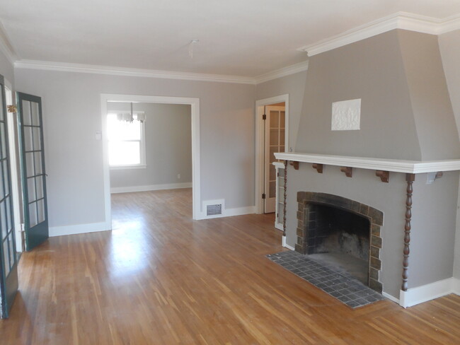 Photo - 1406 N Holliston Ave Townhome