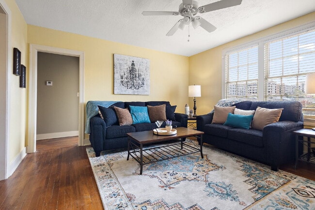 Photo - Belhaven Bombshell FURNISHED Unit 3