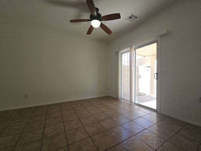 Photo - 2300 E Magma Rd