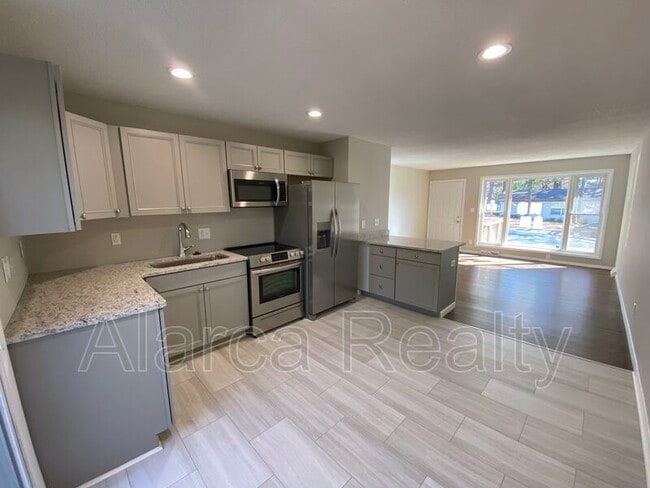 Building Photo - 1908 Herrin Ave Rental