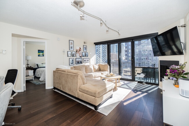 Photo - 1309 N Wells St