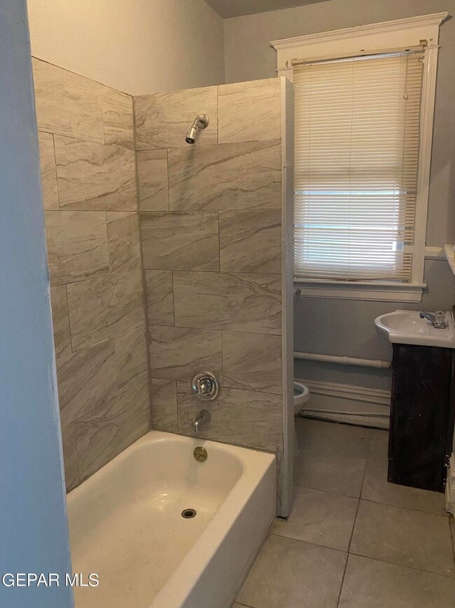 Photo - 130 Tobin Pl Unit 2