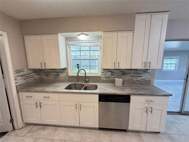 Photo - 5830 Commonwealth Ave N