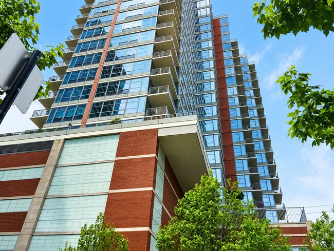Building Photo - 1600 S Prairie Ave Unit 1708