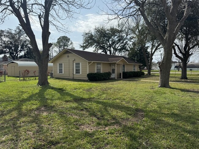 Photo - 5702 Pine Ave