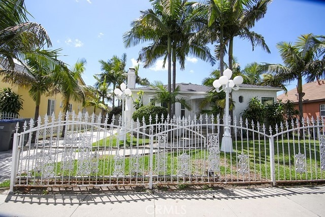 Photo - 2920 Los Flores Blvd