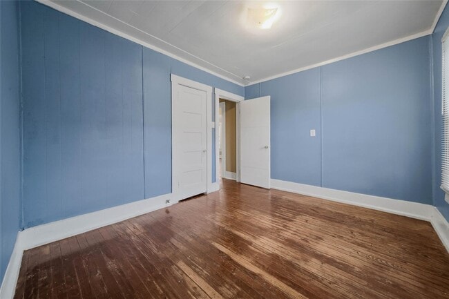 Photo - 3301 Dennis St