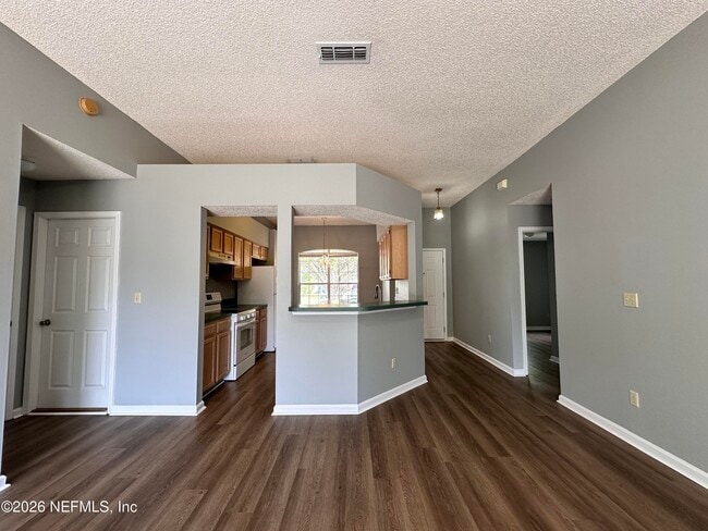 Photo - 13012 Staffordshire Dr S