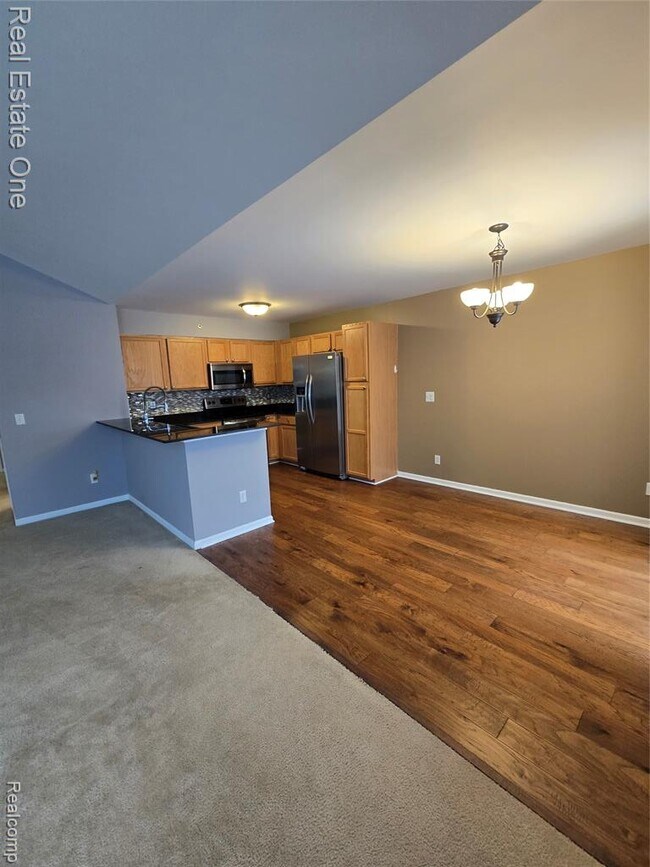 Photo - 1716 Deepwood Cir Unit 43