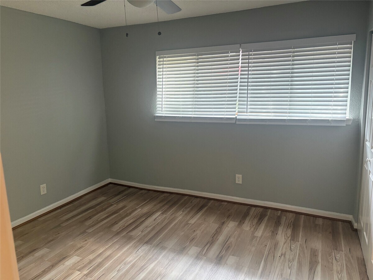 Photo - 5628 Birchmont Dr Unit A