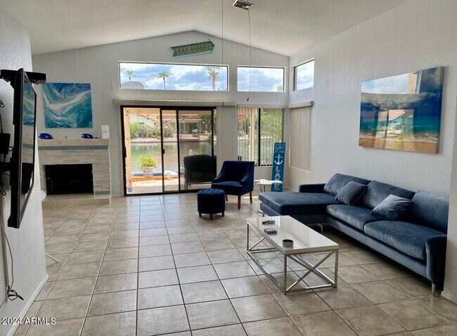 Photo - 11025 W Poinsettia Dr